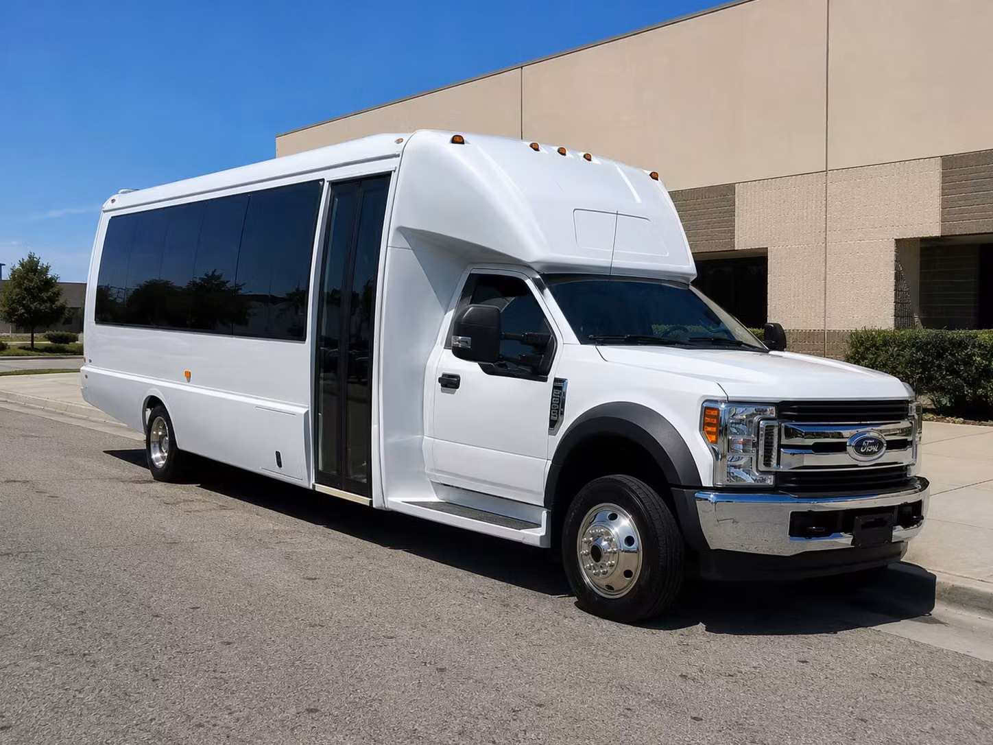 fresno 15 passenger minibus rental