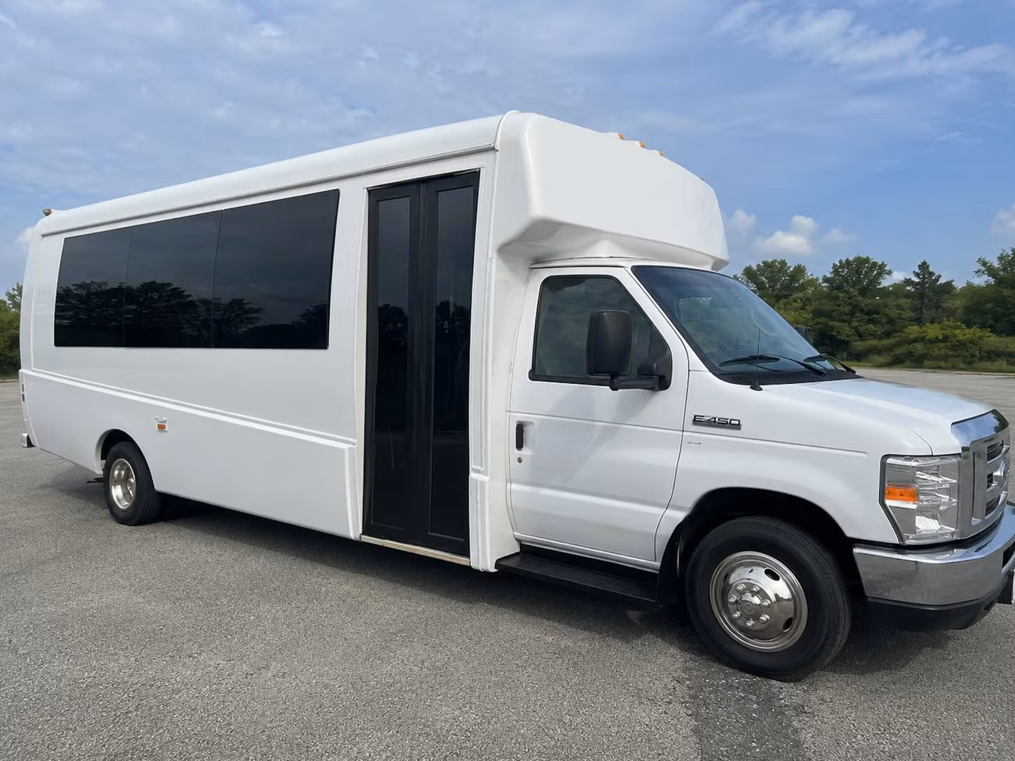 party bus rentals for outdoor concerts at chukchansi park in fresno